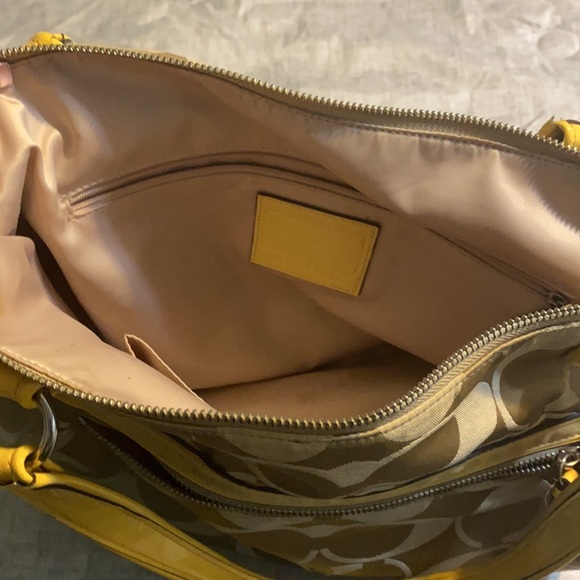 Coach purse - Picture 2 of 4